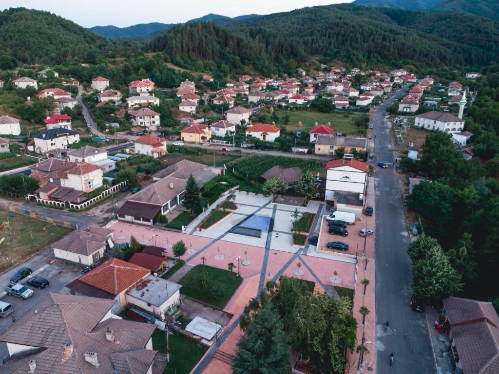 Бялата Къща Hotel Kirkovo  Exterior foto